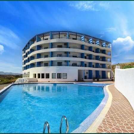 Studio Avec Piscine Et Wifi A Cabonegro Cabo Negro Dış mekan fotoğraf