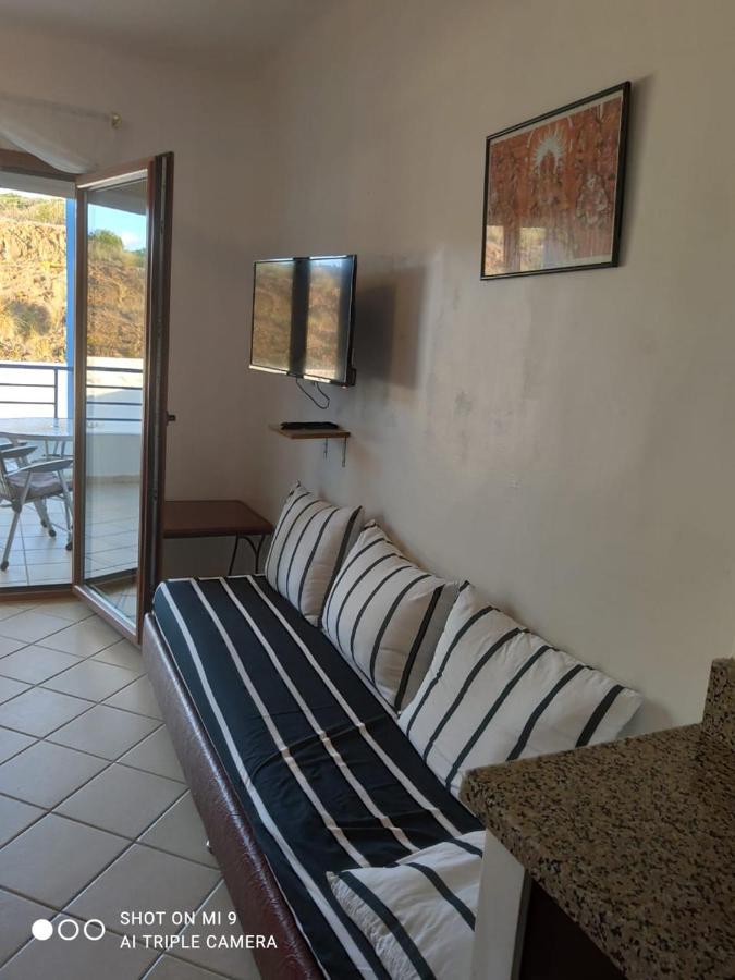 Studio Avec Piscine Et Wifi A Cabonegro Cabo Negro Dış mekan fotoğraf