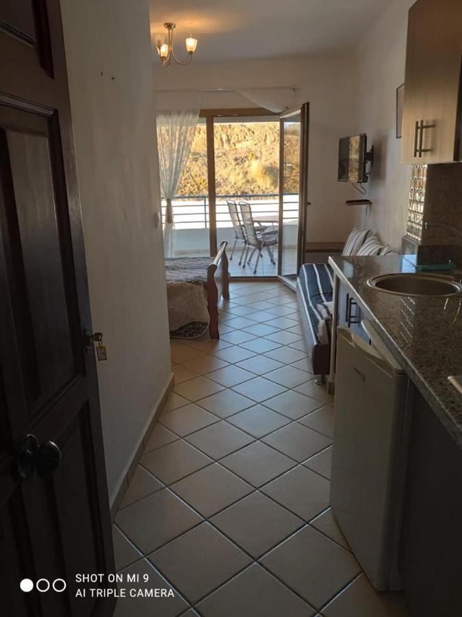 Studio Avec Piscine Et Wifi A Cabonegro Cabo Negro Dış mekan fotoğraf